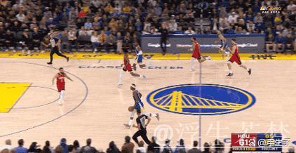 库里背传助攻底角斯潘塞三分失准,勇士遭遇得分荒近3分钟 库里背传助攻底角斯潘塞三分失准,勇士遭遇得分荒近3分钟